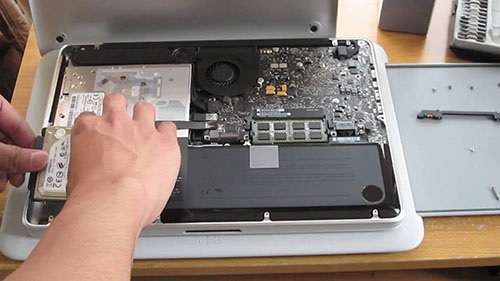 Laptop repair service